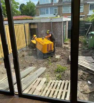 images/-bomenrooien/amstelveen-stronk-verwijderen/verwijderen-van-stronken-in-de-achtertuin-amsterdam-diemen-haarlem-390x424-c90