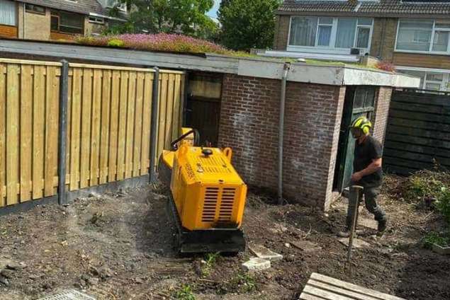 verwijderen van stronken in de achtertuin Amsterdam Diemen