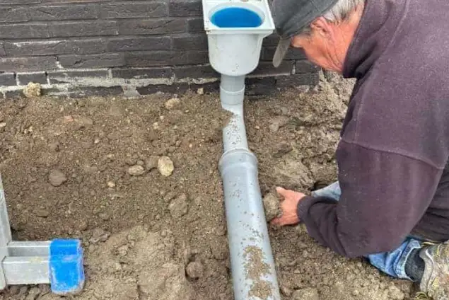 images/0000nieuws/2020/18-8-molenaar/tuinaanleggen-voorbeelden-berkel-enschot-zwemvijver-keramische-tegels-oprit-met-split-matten-drainge-regenwater-635x424-234