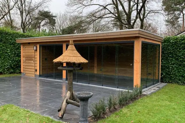 images/0000nieuws/2020/daniel-rijen/tuinoverkapping-douglas-met-loopdeuren-van-glas-635x424-8ac