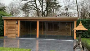 images/0000nieuws/2020/daniel-rijen/tuinoverkapping-douglas-met-loopdeuren-van-glas-kaatsheuvel-290x163-a70