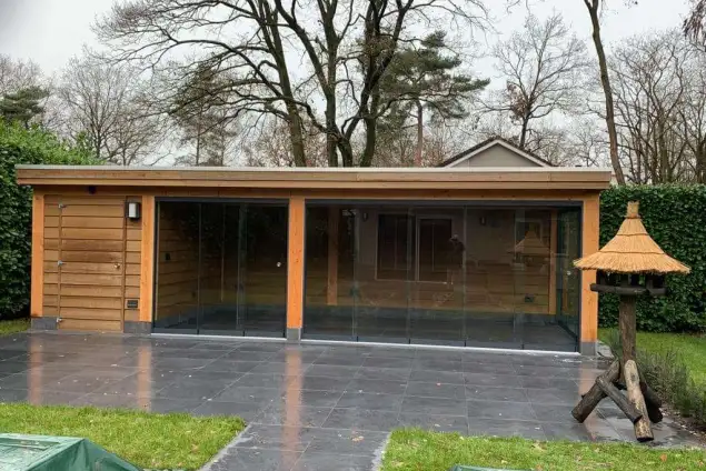 images/0000nieuws/2020/daniel-rijen/tuinoverkapping-douglas-met-loopdeuren-van-glas-kaatsheuvel-635x424-42f