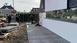 images/0000nieuws/2020/liem-schellevis-tegels/schellevis-tegls-leggen-200x100-en-platsen-luxcom-wanden-rotterdam-257x145-d03