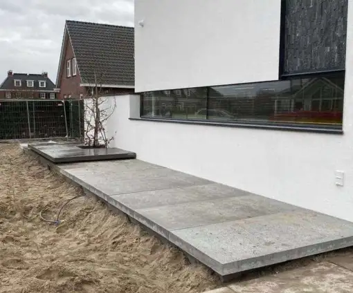 images/0000nieuws/2020/liem-schellevis-tegels/schellevis-tegls-leggen-200x100-en-platsen-luxcom-wanden1-510x424-069