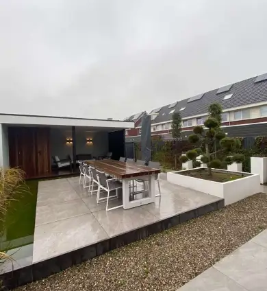 images/0000nieuws/2020/tuinoverkapping-tilburg/luxe-tuin-overkapping-strak-en-modern-tuinaanleg-vakman-hovenier-goirle-390x424-772