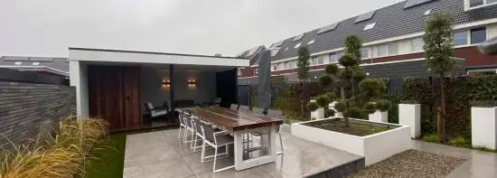 images/0000nieuws/2020/tuinoverkapping-tilburg/luxe-tuin-overkapping-strak-en-modern-tuinaanleg-vakman-hovenier-goirle-550x197-4d6