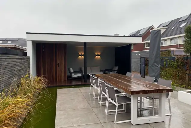 images/0000nieuws/2020/tuinoverkapping-tilburg/luxe-tuin-overkapping-strak-en-modern-tuinaanleg-vakman-hovenier-tilburg-635x424-2c4