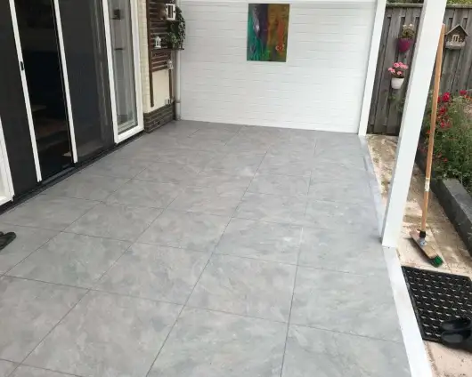 images/0000nieuws/2020/zeewolde-flagstone/voegwerk-kermiasche-tegels-eindhoven-530x424-7fd