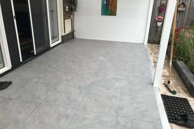 images/0000nieuws/2020/zeewolde-flagstone/voegwerk-kermiasche-tegels-eindhoven-635x424-a42