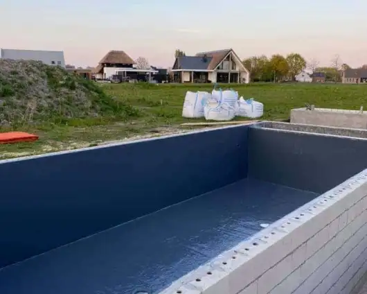 images/0000nieuws/2020/zwemvijver-aanleggen-eindhoven/zwemvjver-aanleggen-eindhoven-polyesteren-5-530x424-24a