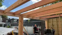 images/0000nieuws/2022/10-tuin-aanleggen-berkel-enschot/tuinoverkapping-plaatsen-douglas-hout-berkel-enschot2-210x119-145
