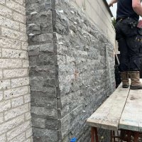 images/0000nieuws/2022/16-3-steenstrips/steenstrips-muur-maken-luxe-tuin-aanleg-tilburg-met-keramische-tegels-200x200-8e3