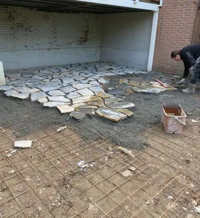 images/0000nieuws/2022/17-2-flagtone-s-gravendeel/flagstone-leggen-s-gravendeel-rotterdam-390x424-d44