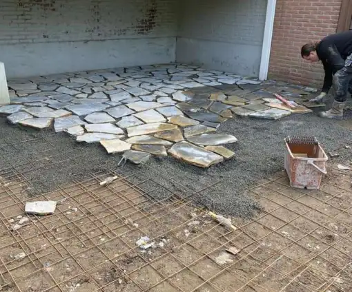 images/0000nieuws/2022/17-2-flagtone-s-gravendeel/flagstone-leggen-s-gravendeel-rotterdam-510x424-ede