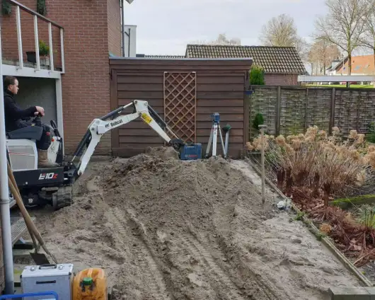 images/0000nieuws/2022/17-2-flagtone-s-gravendeel/flagstone-leggen-welke-ondergrond-toepassen-en-zetbedrijf-flagstone-boxtel-530x424-04b