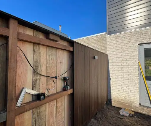 images/0000nieuws/2022/2-3-bamboe-schutting/bijzonder-materiaal-gebruiken-voor-een-schutting-bamboe-planken.-breda-510x424-a75