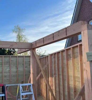 images/0000nieuws/2022/20-4-bennebroek/maatwerk-tuinhuis-plaatsen-breda-douglas-hout-dorst-390x424-bd5