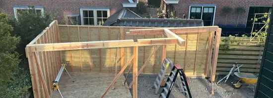 images/0000nieuws/2022/20-4-bennebroek/maatwerk-tuinhuis-plaatsen-breda-douglas-hout-goirle-550x197-8af