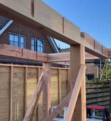 images/0000nieuws/2022/20-4-bennebroek/maatwerk-tuinhuis-plaatsen-breda-douglas-hout-oiserwijk-390x424-f16
