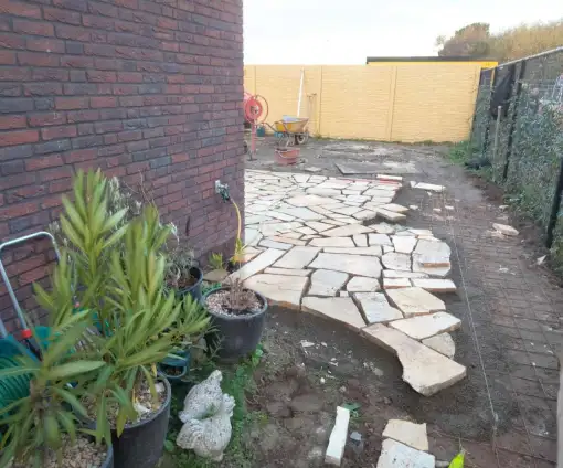 images/0000nieuws/2022/20-flagstone-leggen-udenhout/flagstone-yellow-brazil-udenhout-leggen-in-de-tuin-1-510x424-e88