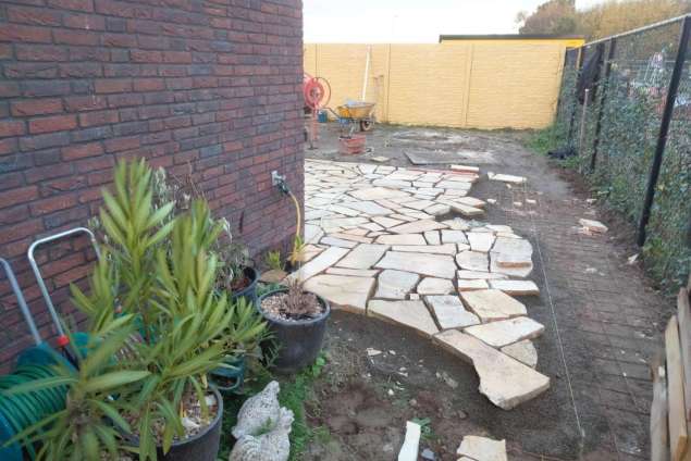 flagstone yellow brazil udenhout leggen in de tuin 