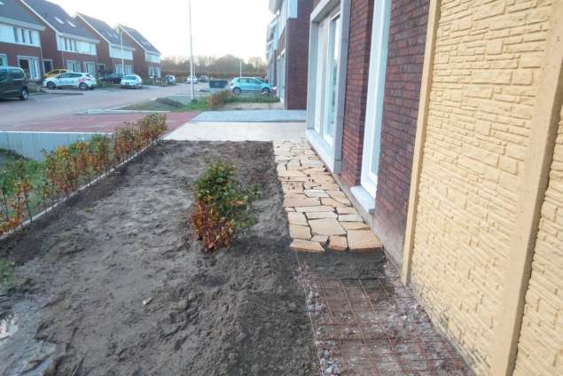 flagstone yellow brazil udenhout leggen in de tuin 