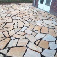 images/0000nieuws/2022/20-flagstone-leggen-udenhout/flagstone-yellow-brazil-udenhout-leggen-in-de-tuin-200x200-1e6