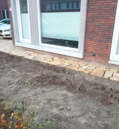 images/0000nieuws/2022/20-flagstone-leggen-udenhout/flagstone-yellow-brazil-udenhout-leggen-in-de-tuin-3-390x424-844