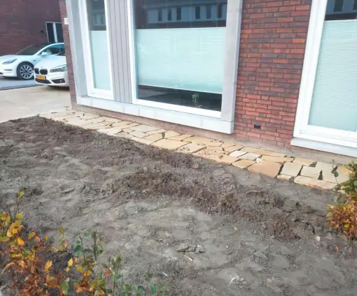 images/0000nieuws/2022/20-flagstone-leggen-udenhout/flagstone-yellow-brazil-udenhout-leggen-in-de-tuin-3-510x424-ba3