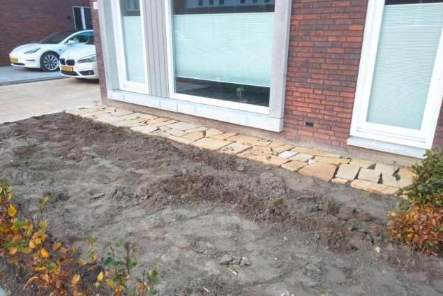 flagstone yellow brazil udenhout leggen in de tuin 