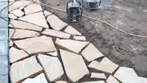 images/0000nieuws/2022/20-flagstone-leggen-udenhout/flagstone-yellow-brazil-udenhout-leggen-in-de-tuin-4-210x119-36e