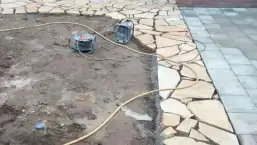 images/0000nieuws/2022/20-flagstone-leggen-udenhout/flagstone-yellow-brazil-udenhout-leggen-in-de-tuin-5-257x145-2c3