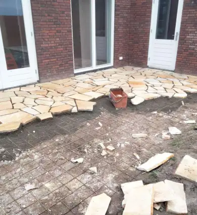 images/0000nieuws/2022/20-flagstone-leggen-udenhout/flagstone-yellow-brazil-udenhout-leggen-in-de-tuin-8-390x424-8cd