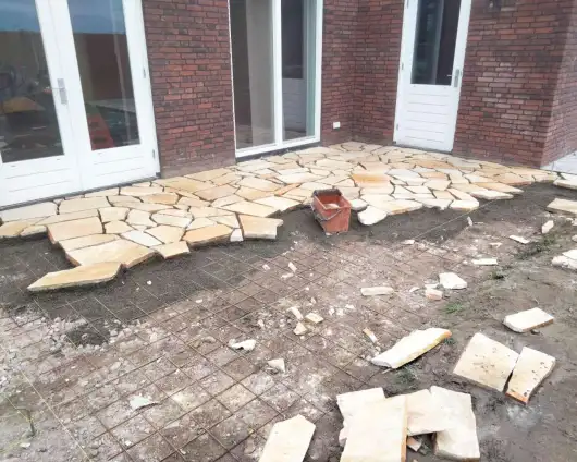 images/0000nieuws/2022/20-flagstone-leggen-udenhout/flagstone-yellow-brazil-udenhout-leggen-in-de-tuin-8-530x424-63a