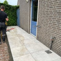 images/0000nieuws/2022/21-5-vlijmen/keramische-tuinteggels-leggen-vlijmen-200x200-bb6