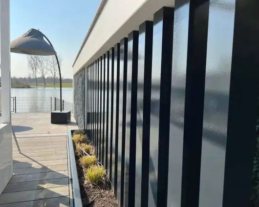 images/0000nieuws/2022/23-3-liem/tuinaanleg-rotterdam-moderne-tuin-hoveniersbedrijf-530x424-8be