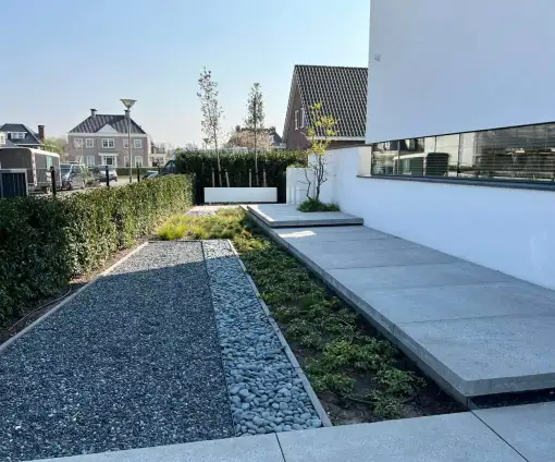 images/0000nieuws/2022/23-3-liem/tuinaanleg-rotterdam-moderne-tuin-schellevis-tegels-hoveniers-bedrijf-510x424-220