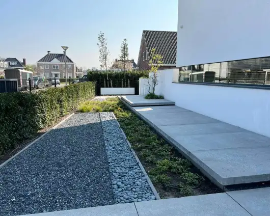 images/0000nieuws/2022/23-3-liem/tuinaanleg-rotterdam-moderne-tuin-schellevis-tegels-hoveniers-bedrijf-530x424-082