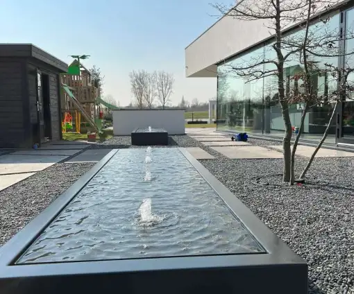 images/0000nieuws/2022/23-3-liem/tuinaanleg-rotterdam-moderne-tuin-watertafel-hoveniers-510x424-6f7