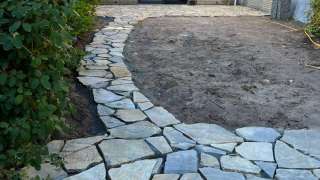 Flagstone kavala blue leggen in achtertuin