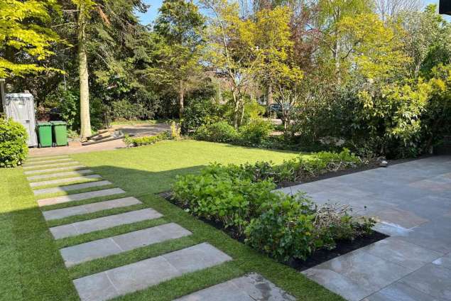 Douglas tuinoverkapping maatwerk zwarte potdksel planken 