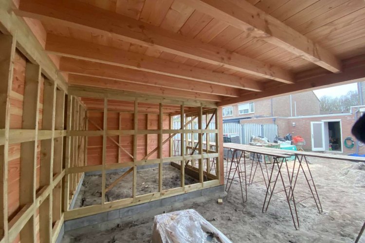 images/0000nieuws/2022/ellen-kaastheuvel/maatwerk-tuinoverkapping-maken-kaastheuvel-loon-op-zand-750x500-99b