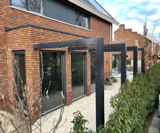 images/0000nieuws/2023/1-pim-noodermeer-amstelveen/moderne-luxe-tuin-aanleggen-amstelveen-rotterdam-breda-510x424-c1c