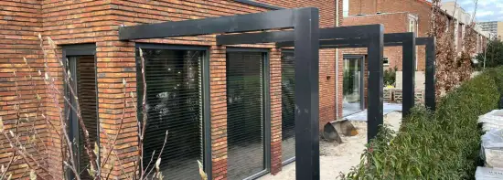 images/0000nieuws/2023/1-pim-noodermeer-amstelveen/moderne-luxe-tuin-aanleggen-amstelveen-rotterdam-breda-550x197-460