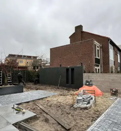 images/0000nieuws/2023/1-pim-noodermeer-amstelveen/moderne-luxe-tuin-aanleggen-amstelveen-rotterdam-breda1-390x424-420