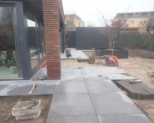 images/0000nieuws/2023/1-pim-noodermeer-amstelveen/moderne-luxe-tuin-aanleggen-amstelveen-rotterdam-breda4-530x424-20f