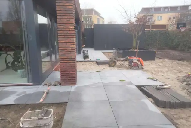 images/0000nieuws/2023/1-pim-noodermeer-amstelveen/moderne-luxe-tuin-aanleggen-amstelveen-rotterdam-breda4-635x424-ecc