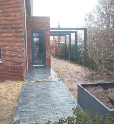 images/0000nieuws/2023/1-pim-noodermeer-amstelveen/tuin-aanleggen-amstelveen-keramische-tegels2-390x424-9dc