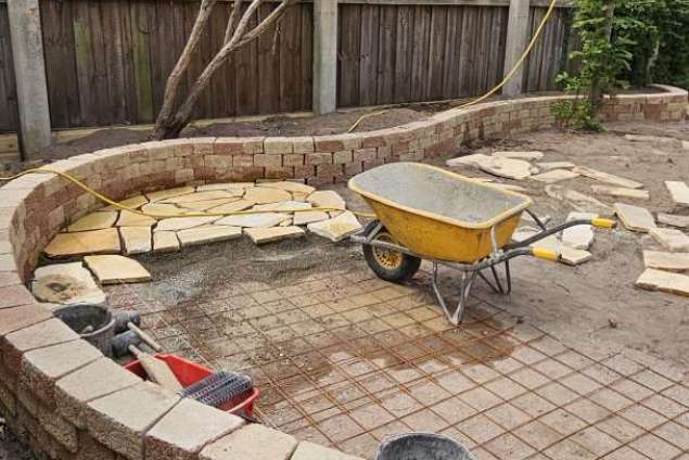 flagstone leggen terras yellow brasil  eindhoven tuinmuurtje pilestone 2