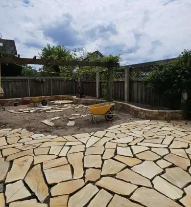 images/0000nieuws/2023/10-flagstone-terras-aanleggen-eindhoven/flagstone-leggen-terras-yellow-brasil-eindhoven4-390x424-916